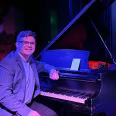 Ακούστε περιεχόμενο από Elliot Sander, παρακολουθήστε μουσικά βίντεο, διαβάστε το βιογραφικό, δείτε ημερομηνίες περιοδείας, και πολλά ακόμη!