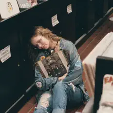 Hailey Dawnを聴いたり、ミュージックビデオを鑑賞したり、経歴やツアー日程などを確認したりしましょう！