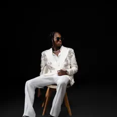 Hör dir Edo Zamani an, schau dir Musikvideos an, lies die Biografie, finde Tourdaten und mehr!