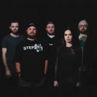 Ascolta undefined, guarda video musicali, leggi la biografia, vedi le date del tour & altro!