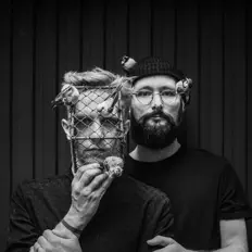 Hör dir Kirszenbaum an, schau dir Musikvideos an, lies die Biografie, finde Tourdaten und mehr!
