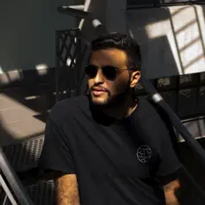 Listen to YA Z AN, watch music videos, read bio, see tour dates & more!