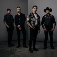 Escucha a undefined, mira videos musicales, lee su biografía, consulta las fechas de las gira y más.