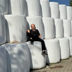 Ouça Blue House Lounge, assista a videoclipes, leia a biografia, veja as datas das turnês e mais!