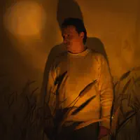 收听 undefined、观看音乐视频、阅读小传、查看巡演日期等 ！