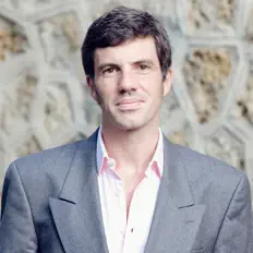 聆聽 Vincent Fernandel、觀看音樂影片、閱讀小傳、查看巡演日期等！