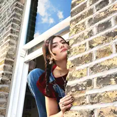 Posłuchaj wykonawcy Eaves Wilder, obejrzyj teledyski, przeczytaj biografię, zobacz daty tras koncertowych i nie tylko!