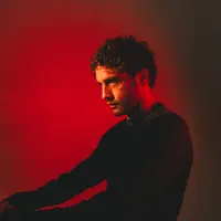 Ouve undefined, vê vídeos de música, lê a biografia, vê as datas da digressão e muito mais!