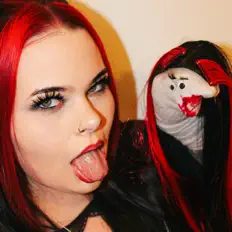 Hör dir Heather Kathryn an, schau dir Musikvideos an, lies die Biografie, finde Tourdaten und mehr!