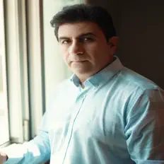 聆聽 Mohsen Mousavi、觀看音樂影片、閱讀小傳、查看巡演日期等！