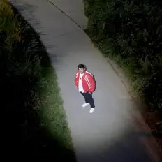 DOW WOWを聴いたり、ミュージックビデオを鑑賞したり、経歴やツアー日程などを確認したりしましょう！