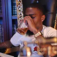 Ascolta undefined, guarda video musicali, leggi la biografia, vedi le date del tour & altro!