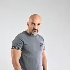 Dengarkan Dj Rosell, tonton video musik, baca bio, lihat tanggal tur & lainnya!