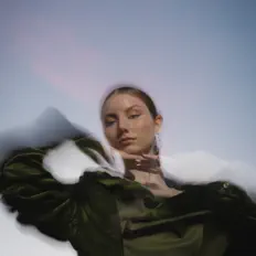 Ouça SHIRIN, assista a videoclipes, leia a biografia, veja as datas das turnês e mais!