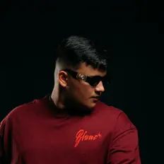 Vittor을(를) 듣고, 뮤직 비디오를 보고, 약력을 읽고, 투어 일정 등을 확인하세요!