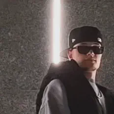 Ascolta R0SS0, guarda video musicali, leggi la biografia, vedi le date del tour & altro!