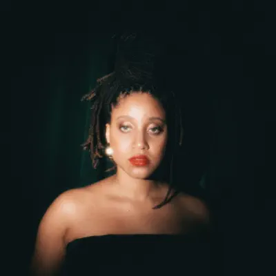 Listen to Ni Maxine, watch music videos, read bio, see tour dates & more!