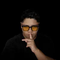 Ascolta undefined, guarda video musicali, leggi la biografia, vedi le date del tour & altro!