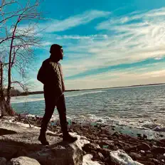 Hör dir Djboom an, schau dir Musikvideos an, lies die Biografie, finde Tourdaten und mehr!