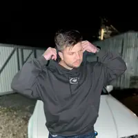 Poslechněte si interpreta undefined, sledujte hudební videa, přečtěte si životopis, podívejte se na data turné a další informace.