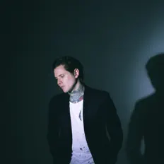 收听 Town of Lake、观看音乐视频、阅读小传、查看巡演日期等 ！