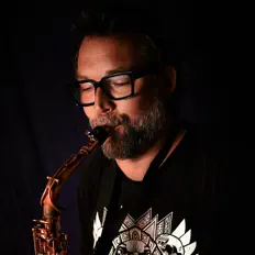 Ouve Kimo Eiserbeck, vê vídeos de música, lê a biografia, vê as datas da digressão e muito mais!