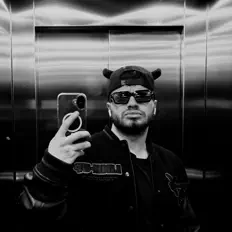 Dengarkan RENDi, tonton video musik, baca bio, lihat tanggal tur & lainnya!