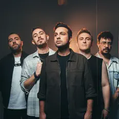 收听 Mentra、观看音乐视频、阅读小传、查看巡演日期等 ！