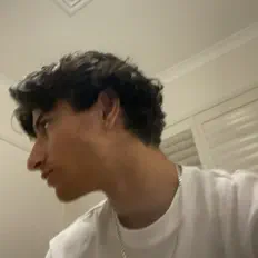 Sebastian Sarafian을(를) 듣고, 뮤직 비디오를 보고, 약력을 읽고, 투어 일정 등을 확인하세요!