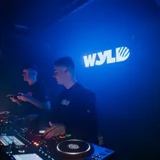 Poslechněte si interpreta Alcoda, sledujte hudební videa, přečtěte si životopis, podívejte se na data turné a další informace.