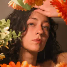 Hör dir Val Guerrero an, schau dir Musikvideos an, lies die Biografie, finde Tourdaten und mehr!