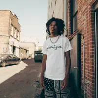 Poslechněte si interpreta undefined, sledujte hudební videa, přečtěte si životopis, podívejte se na data turné a další informace.