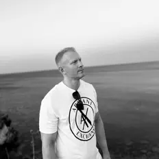 Escucha a zero8, mira vídeos musicales, lee la biografía, consulta fechas de giras y mucho más.