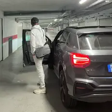 Poslechněte si interpreta Dafre, sledujte hudební videa, přečtěte si životopis, podívejte se na data turné a další informace.