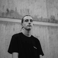 Ascolta PLNI, guarda video musicali, leggi la biografia, vedi le date del tour & altro!