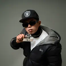 收听 Matrix、观看音乐视频、阅读小传、查看巡演日期等 ！