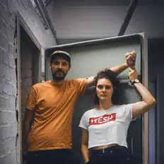 ecchiを聴いたり、ミュージックビデオを鑑賞したり、経歴やツアー日程などを確認したりしましょう！