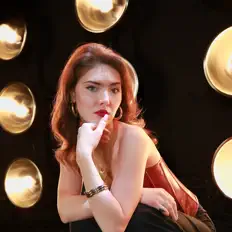 Dengarkan Carolyn Dodd, tonton video musik, baca bio, lihat tanggal tur & lainnya!