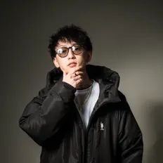 聆聽 E,C,、觀看音樂影片、閱讀小傳、查看巡演日期等！