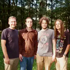 Poslechněte si interpreta Пока!, sledujte hudební videa, přečtěte si životopis, podívejte se na data turné a další informace.