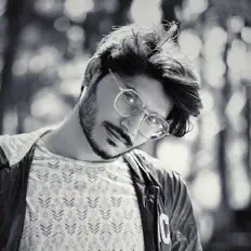 Dengarkan Ravi Ra, tonton video musik, baca bio, lihat tanggal tur & lainnya!