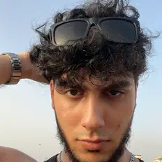 聆聽 Hussain Ali、觀看音樂影片、閱讀小傳、查看巡演日期等！