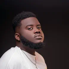 Ouve DCJ, vê vídeos de música, lê a biografia, vê as datas da digressão e muito mais!