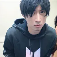 undefined dinle, müzik videolarını izle, biyografisini oku, tur tarihlerini ve daha fazlasını gör!