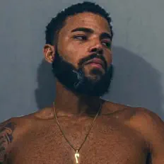 Poslechněte si interpreta Gabriel Crash, sledujte hudební videa, přečtěte si životopis, podívejte se na data turné a další informace.