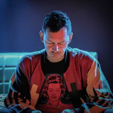 Villeneuve: песни, клипы, биография, даты выступлений и многое другое.