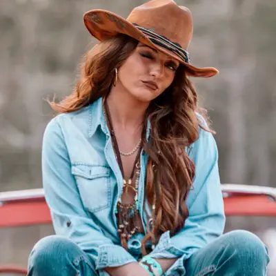Listen to Payton Howie, watch music videos, read bio, see tour dates & more!