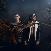 undefined dinle, müzik videolarını izle, biyografisini oku, tur tarihlerini ve daha fazlasını gör!