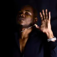 undefinedを聴いたり、ミュージックビデオを鑑賞したり、経歴やツアー日程などを確認したりしましょう！