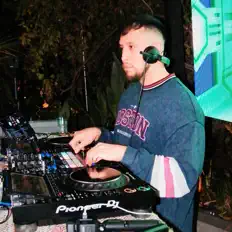 Dengarkan DJ Regulator, tonton video musik, baca bio, lihat tanggal tur & lainnya!